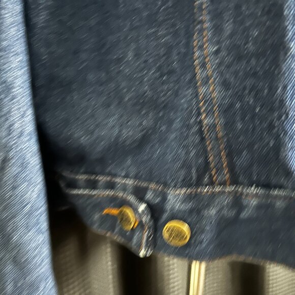 Up for sale is a Vintage Denim Crown Royal 1993 Country Music Series Jacket in s - Picture 8 of 11